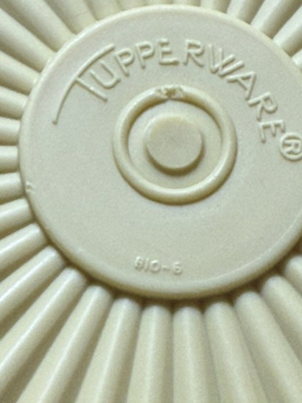 Vintage Tupperware Harvest Gold Servalier Canisters Set of 3 Daisy Mod - Picture 11 of 15